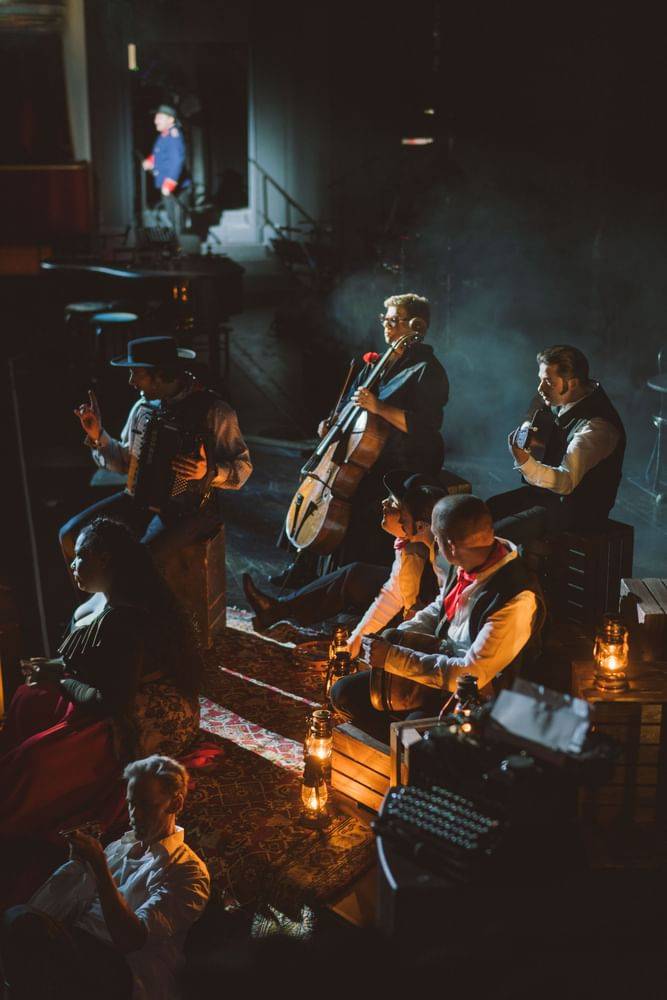 Ensemble - © Jenni Koller/Volksoper Wien Ensemble