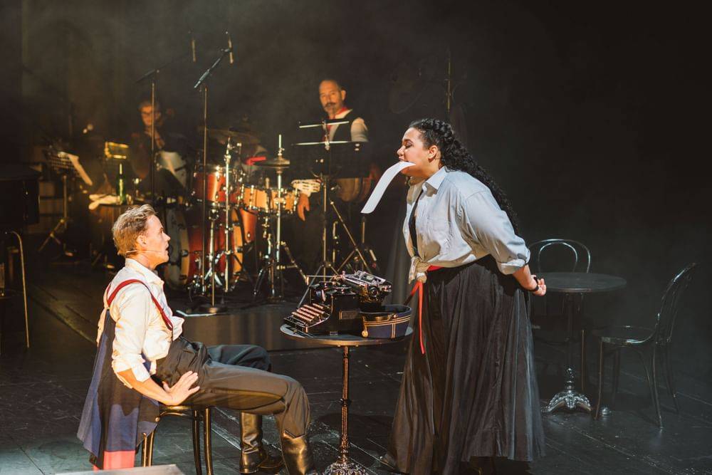 Anton Zetterholm (Don José), Katia Ledoux (Carmen) - © Jenni Koller/Volksoper Wien Anton Zetterholm (Don José), Katia Ledoux (Carmen)