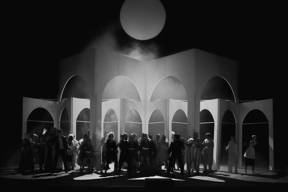 Ensemble - © Marco Sommer/Volksoper Wien Ensemble