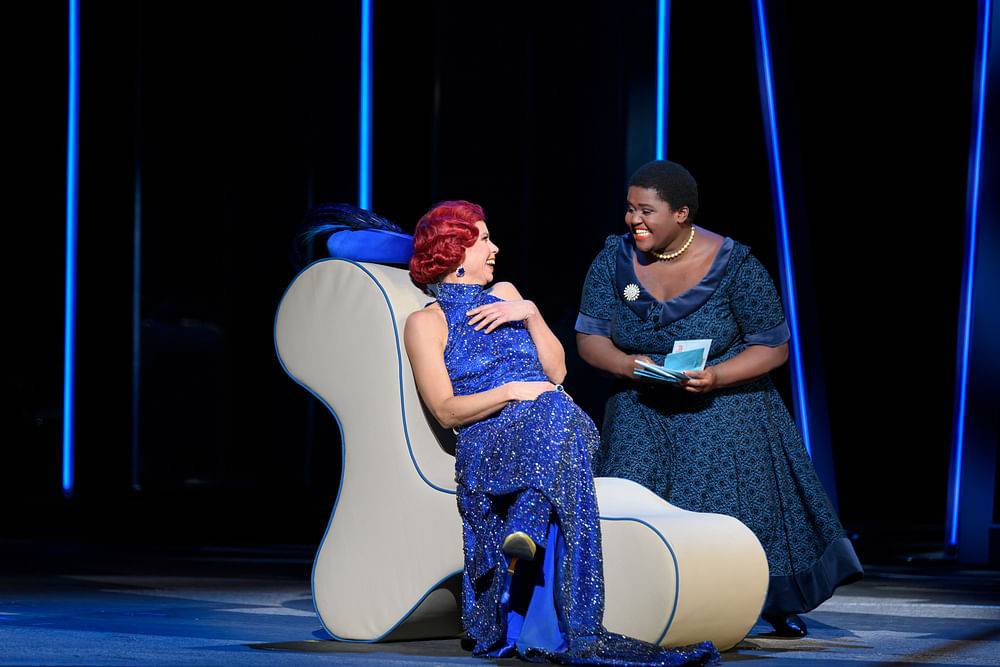 Julia Koci (Liza Elliott), Marie-Christiane Nishimwe (Elinor Foster / Sutton) © Barbara Pálffy/Volksoper Wien