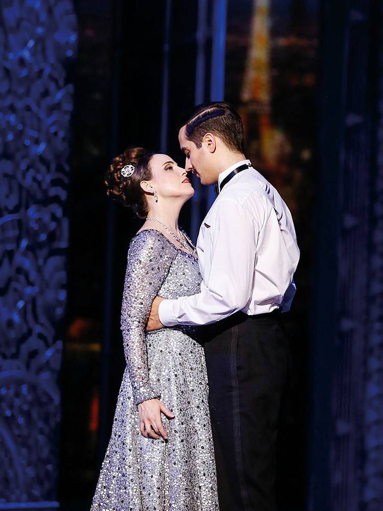 Rebecca Nelsen (Hanna), Alexandre Beuchat (Danilo) © Barbara Pálffy/Volksoper Wien
