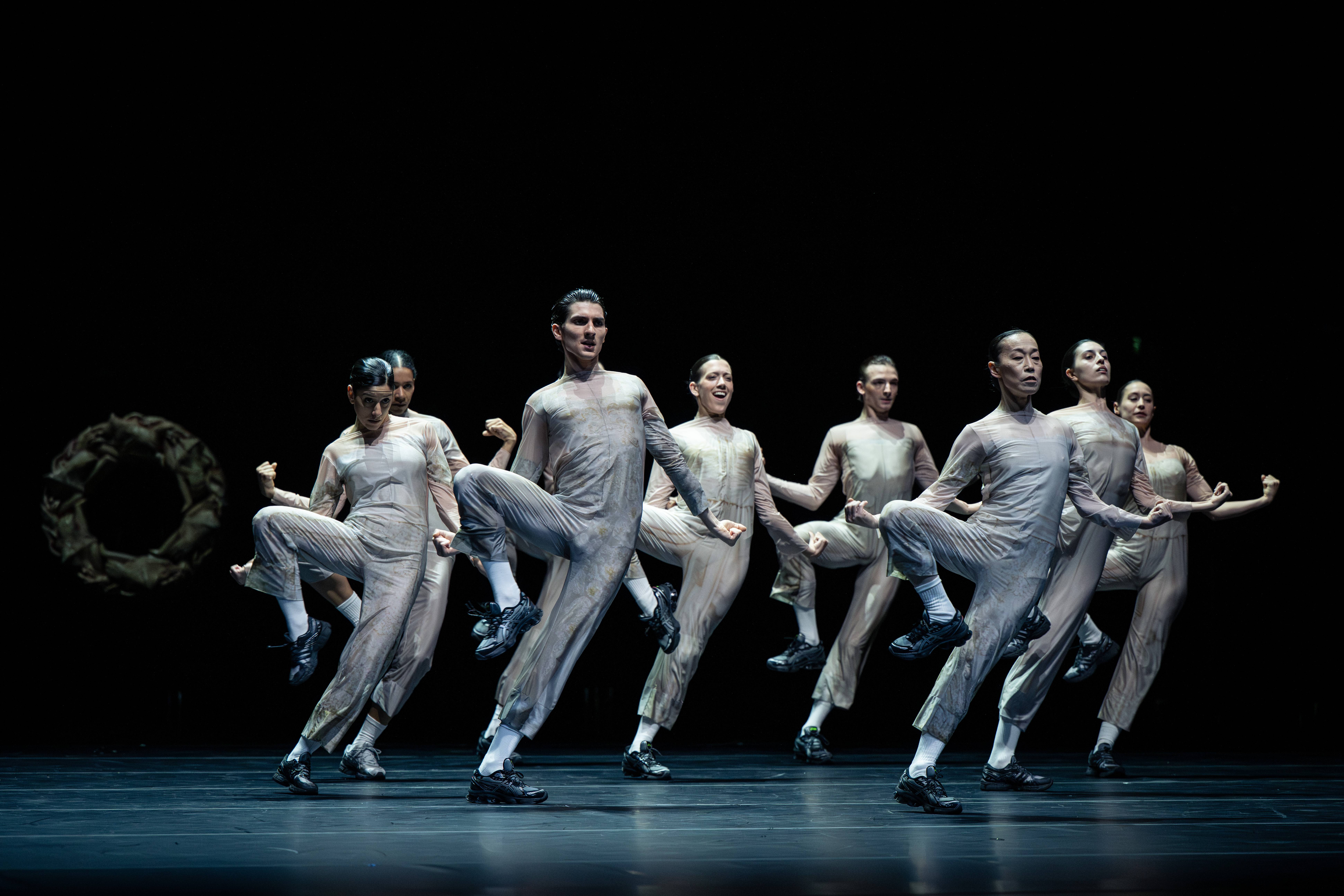 © Ashley Taylor/Wiener Staatsballett High