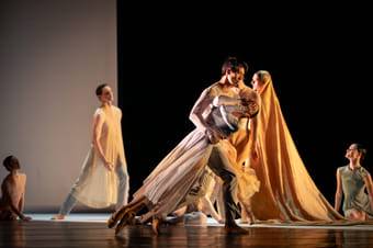 Masayu Kimoto, Ionna Avraam, Ketevan Papava, Rosa Pierro, Zsolt Török, Elena Bottaro (Let Me Mingle Tears With Thee) - © Ashley Taylor / Wiener Staatsballett Masayu Kimoto, Ionna Avraam, Ketevan Papava, Rosa Pierro, Zsolt Török, Elena Bottaro (Let Me Mingle Tears With Thee)
